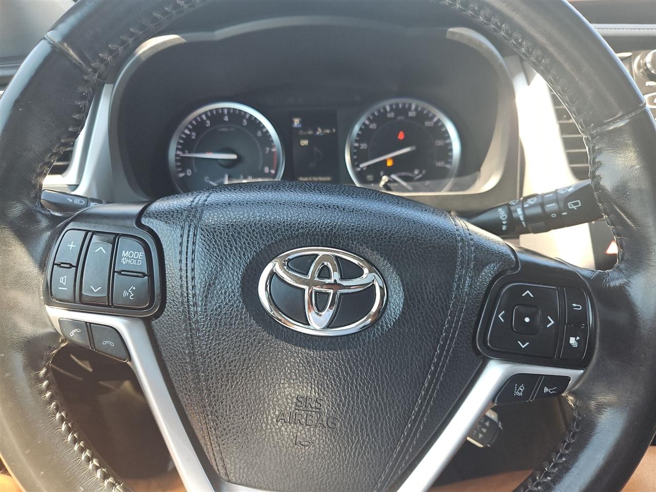 Toyota Highlander XLE AWD V6 2019