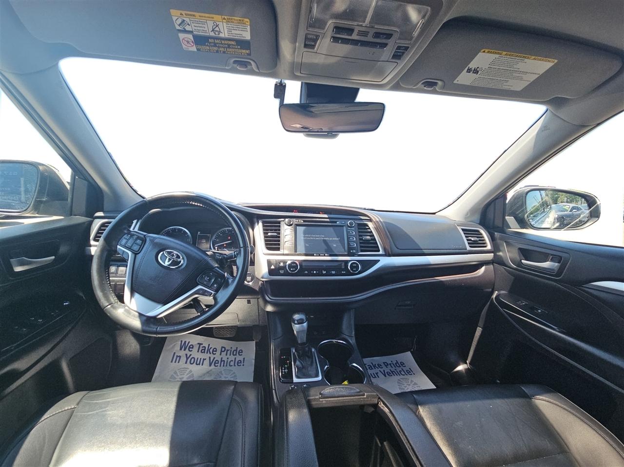 Toyota Highlander XLE AWD V6 2019