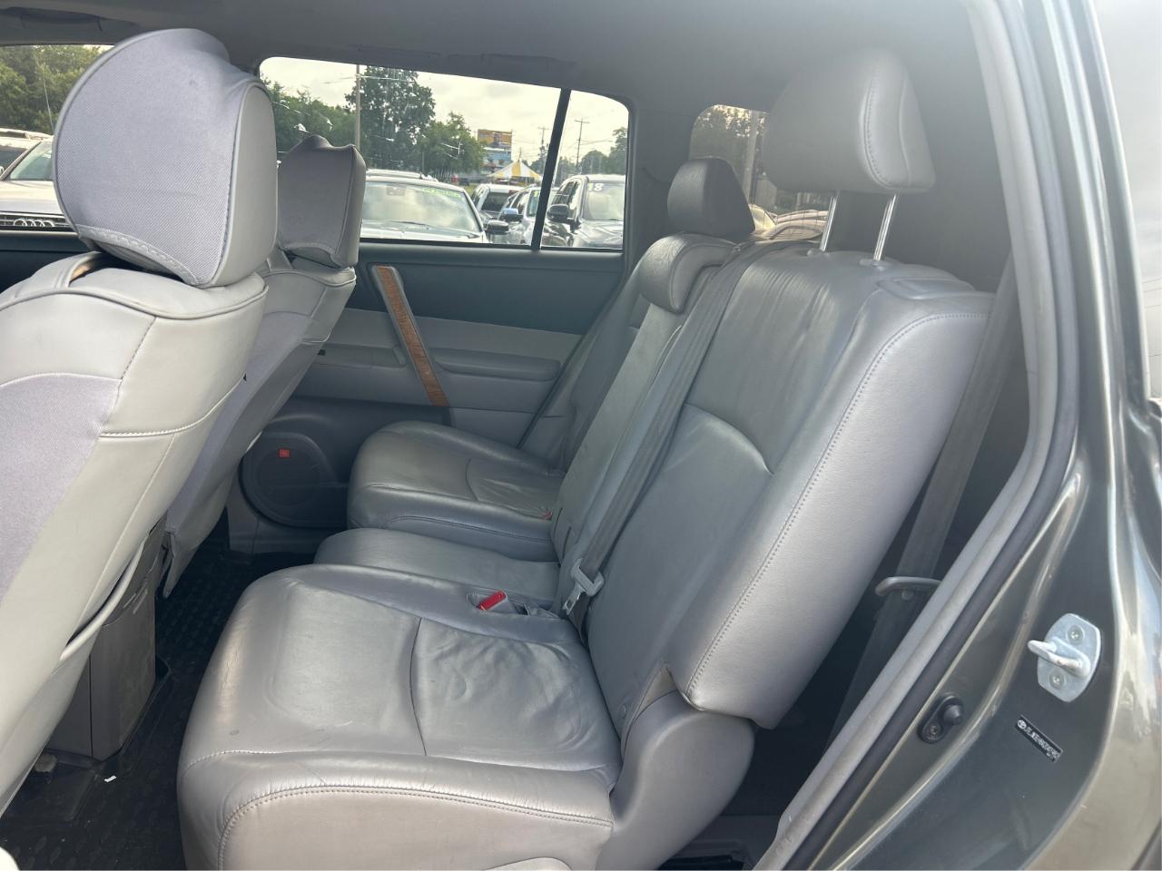 Toyota Highlander Hybrid Limited 4WD 2010