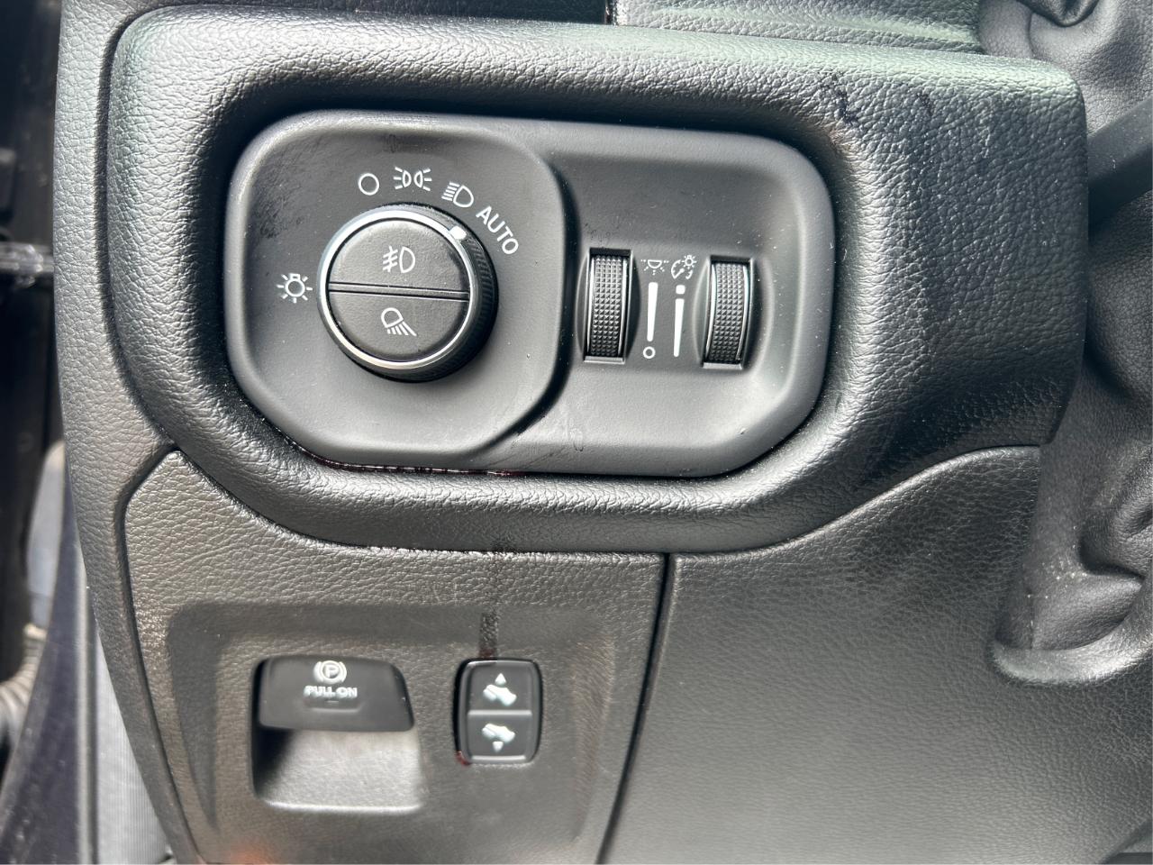 RAM 1500 Big Horn Crew Cab SWB 4WD 2019