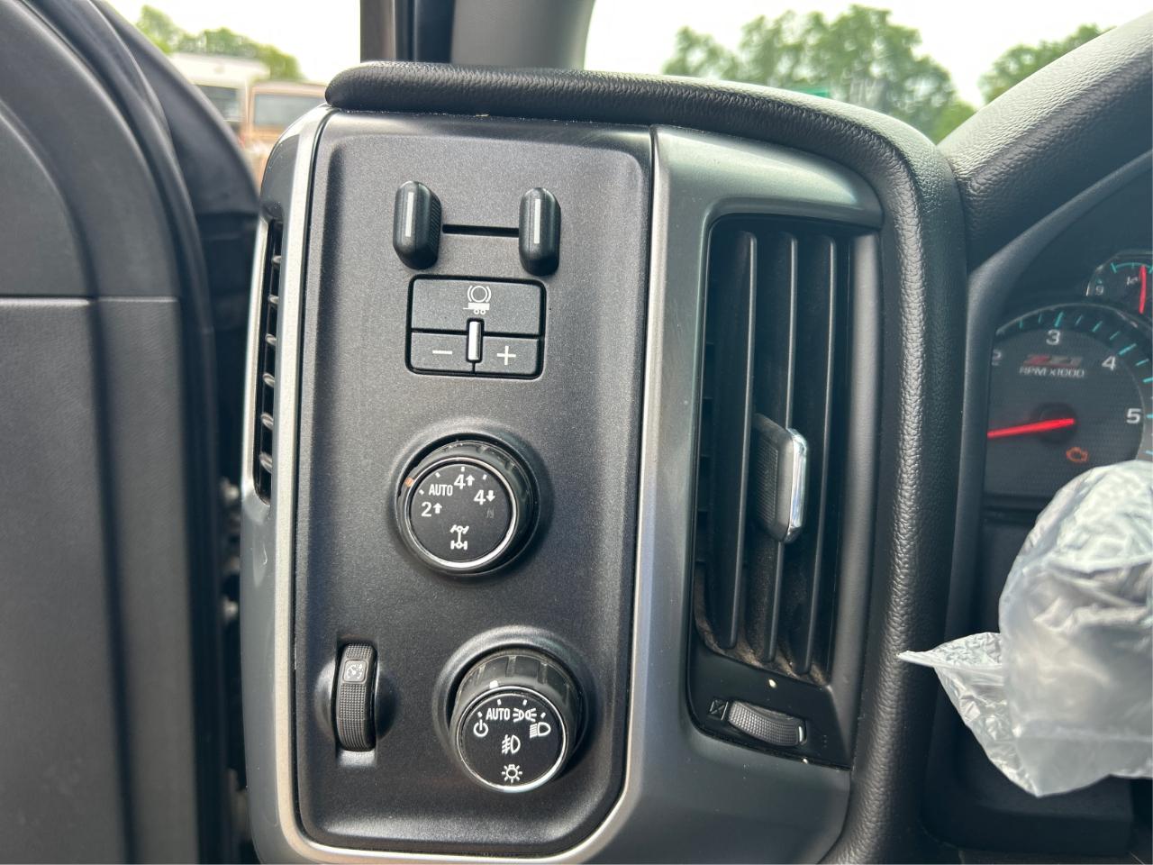 Chevrolet Silverado 1500 LT Crew Cab Long Box 4WD 2015