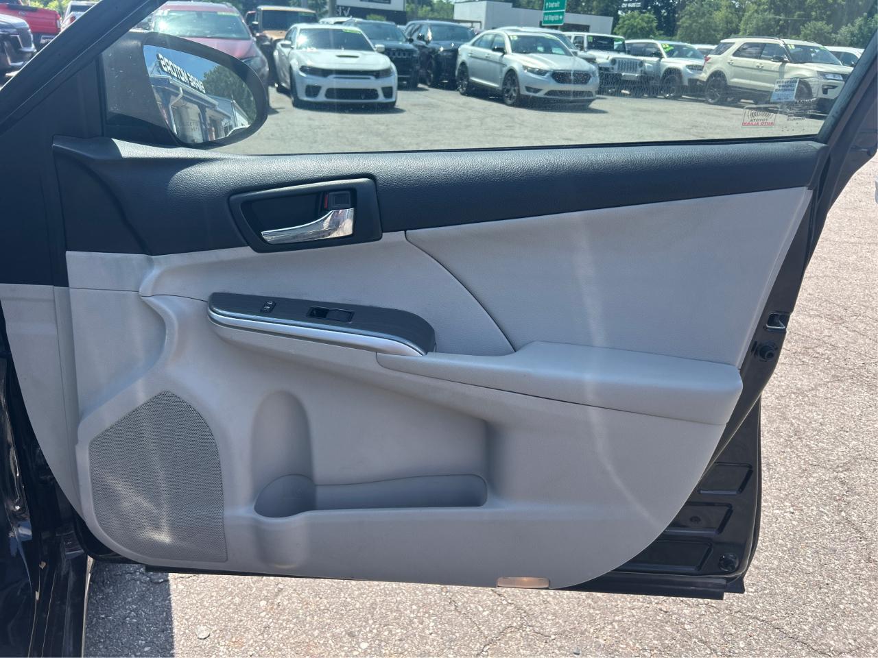 Toyota Camry Hybrid LE 2012
