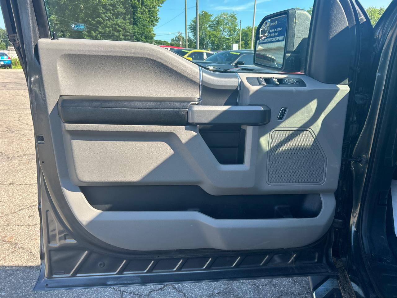 Ford F-150 XL SuperCrew 5.5-ft. Bed 4WD 2015