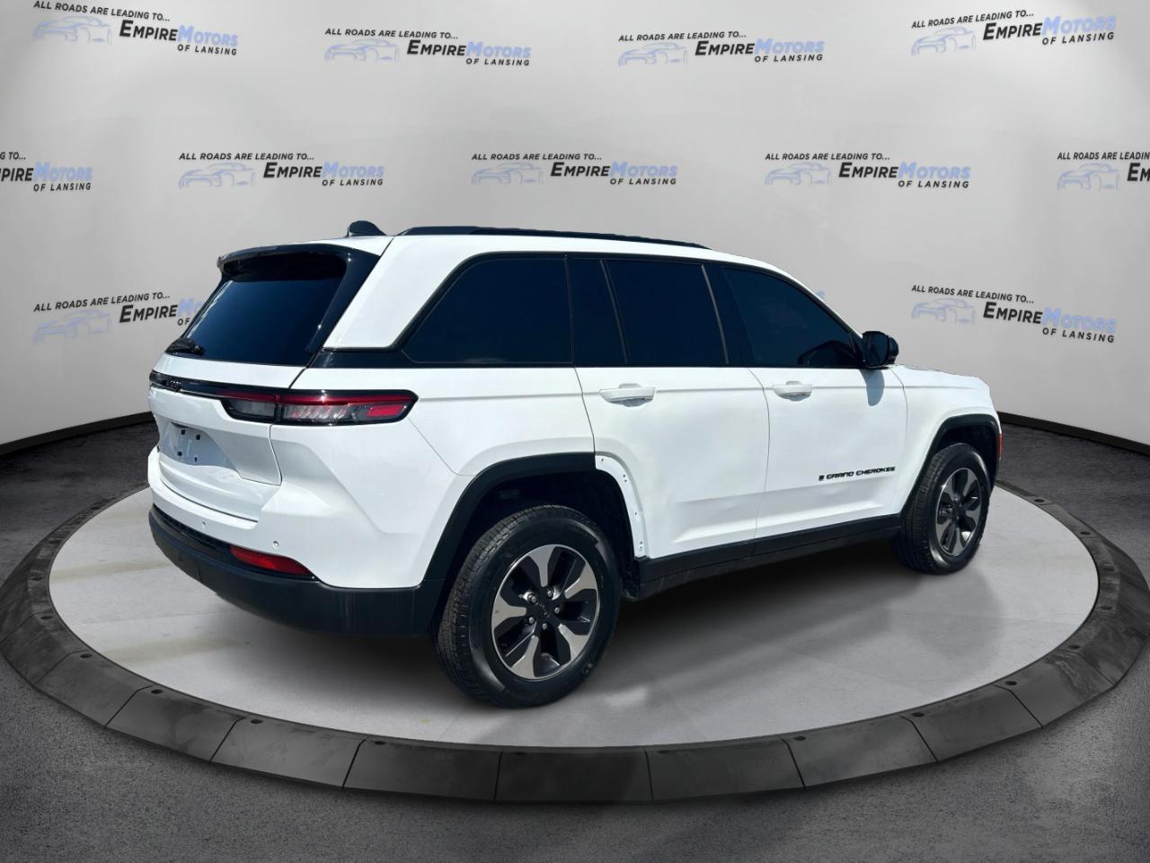 Jeep Grand Cherokee Laredo 4WD 2022