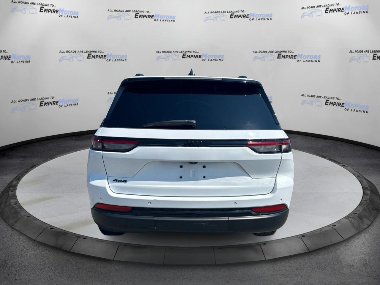 Jeep Grand Cherokee Laredo 4WD 2022