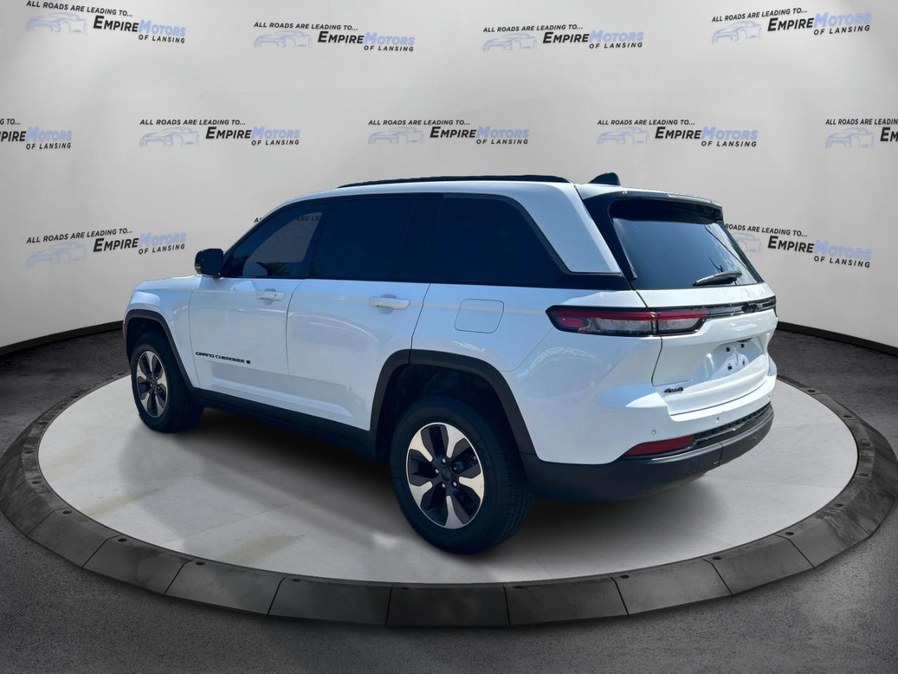 Jeep Grand Cherokee Laredo 4WD 2022