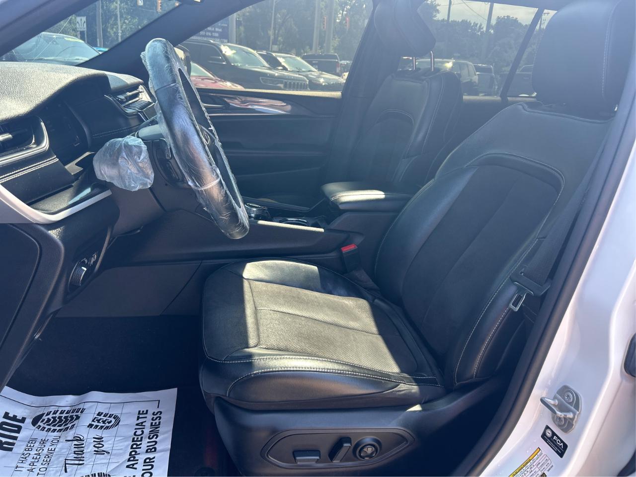 Jeep Grand Cherokee Laredo 4WD 2022