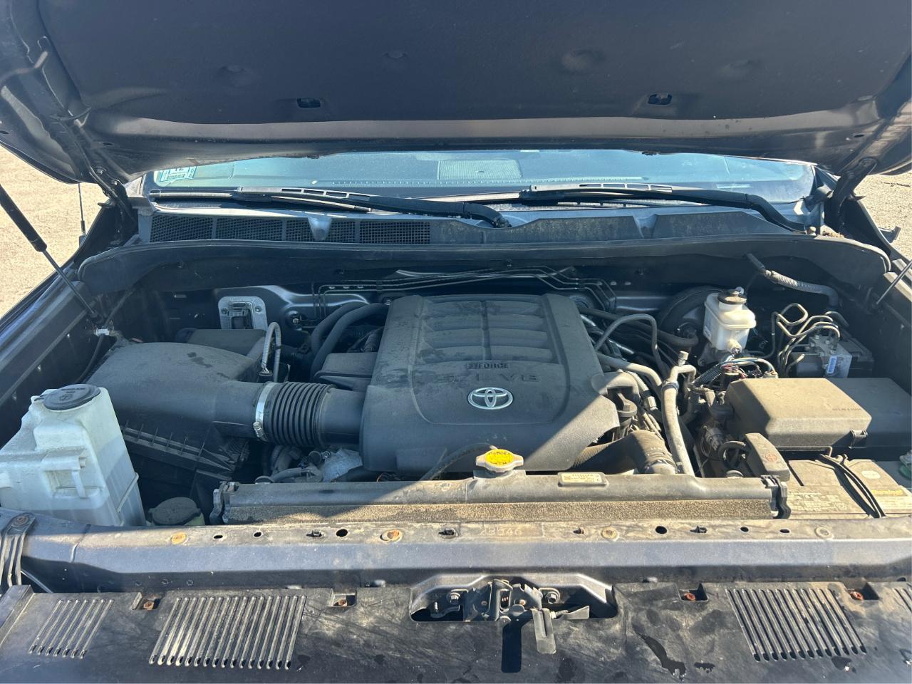 Toyota Tundra SR5 5.7L V8 Double Cab 4WD 2016