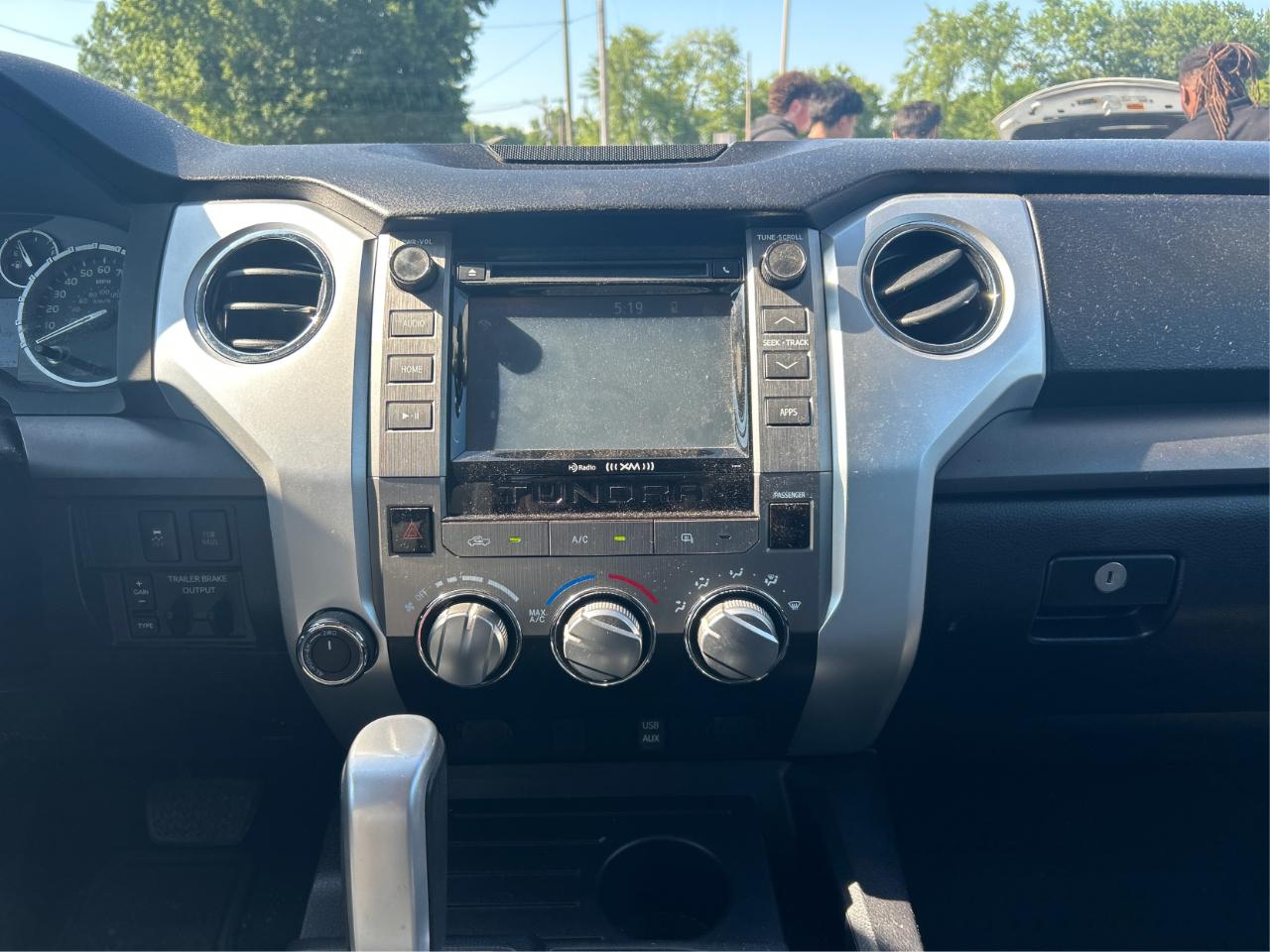 Toyota Tundra SR5 5.7L V8 Double Cab 4WD 2016