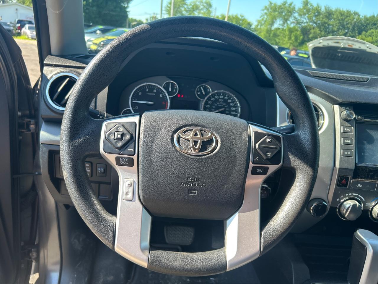 Toyota Tundra SR5 5.7L V8 Double Cab 4WD 2016