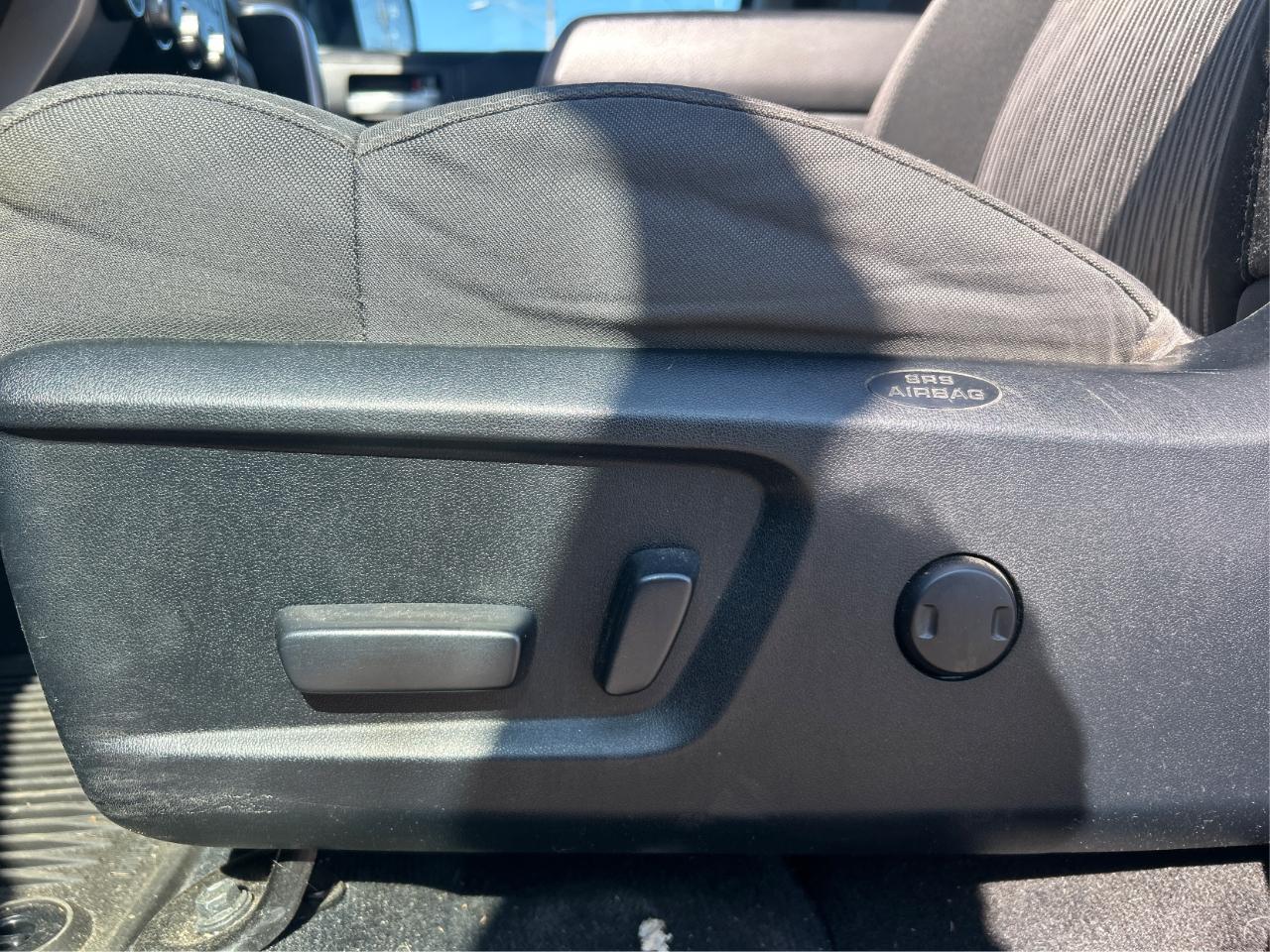 Toyota Tundra SR5 5.7L V8 Double Cab 4WD 2016
