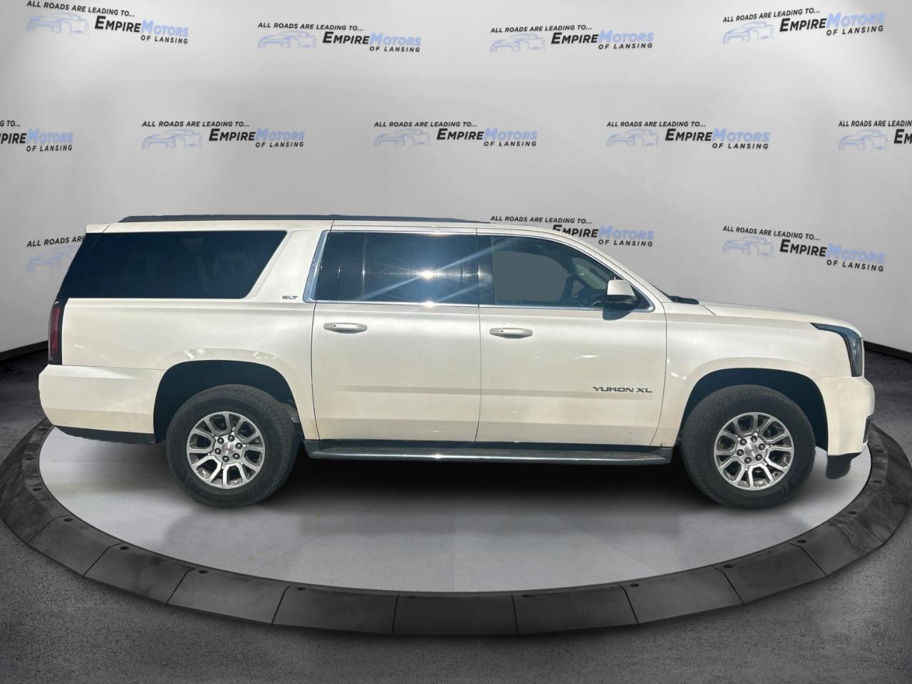 GMC Yukon XL SLT 1/2 Ton 4WD 2015