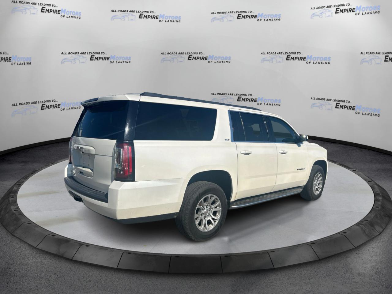 GMC Yukon XL SLT 1/2 Ton 4WD 2015