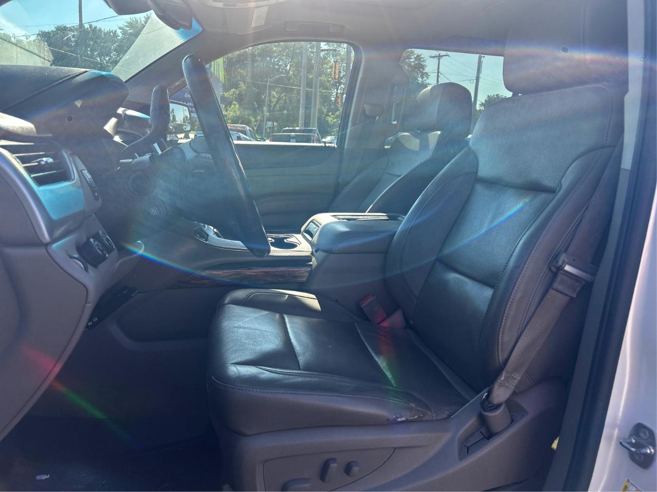 GMC Yukon XL SLT 1/2 Ton 4WD 2015
