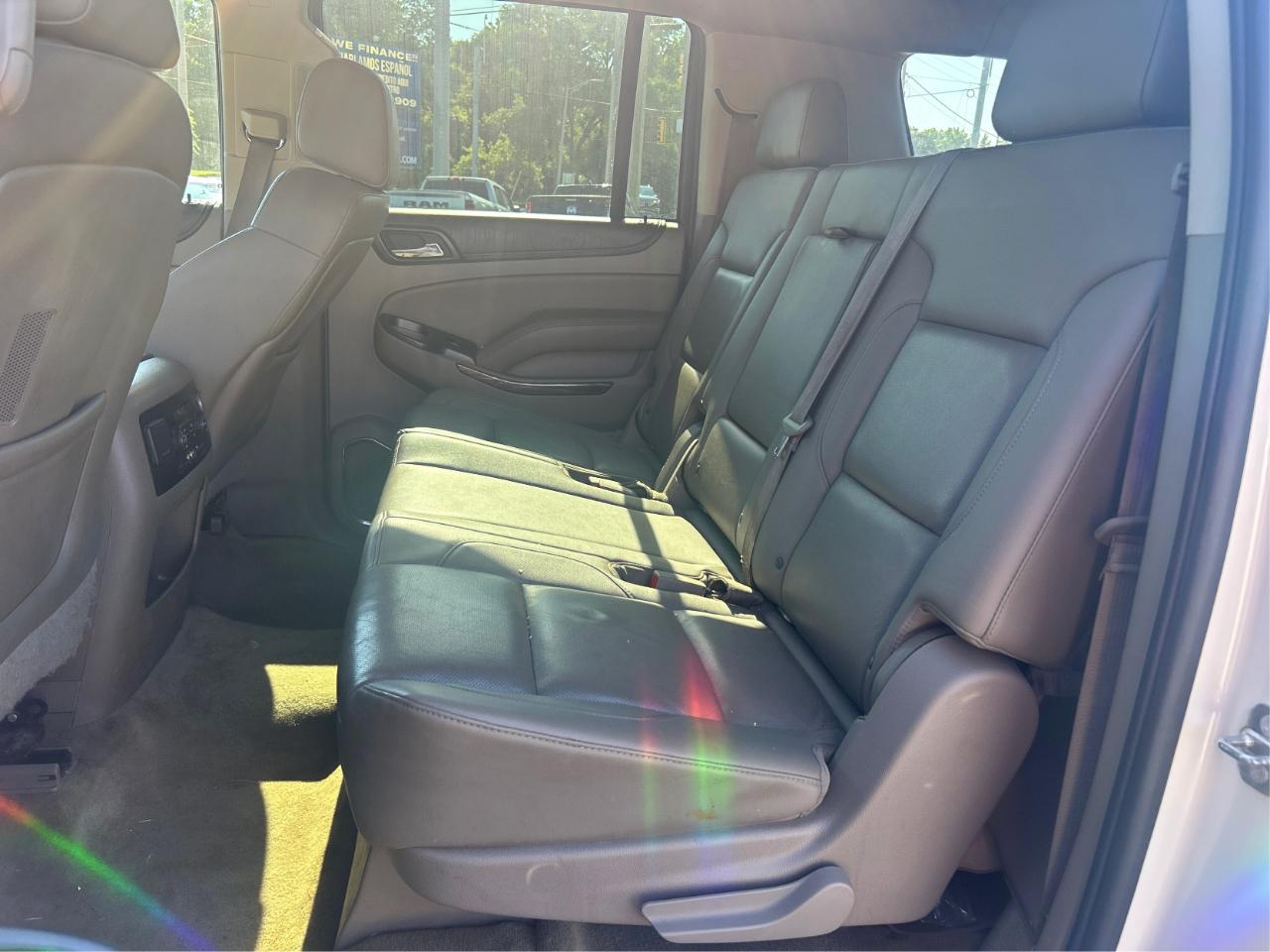GMC Yukon XL SLT 1/2 Ton 4WD 2015