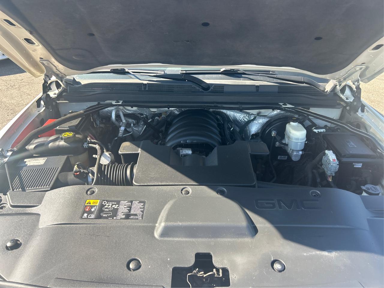 GMC Yukon XL SLT 1/2 Ton 4WD 2015