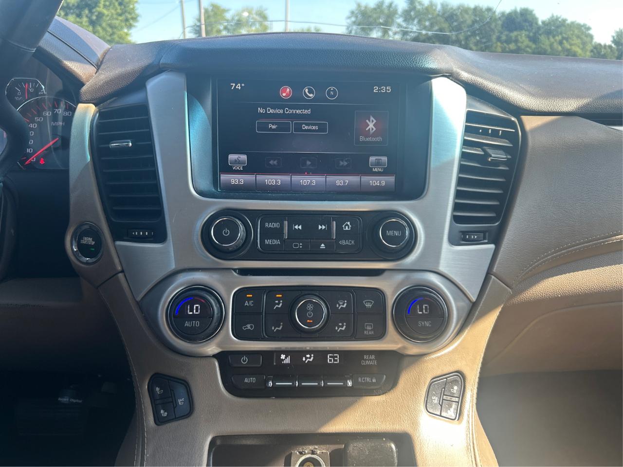 GMC Yukon XL SLT 1/2 Ton 4WD 2015