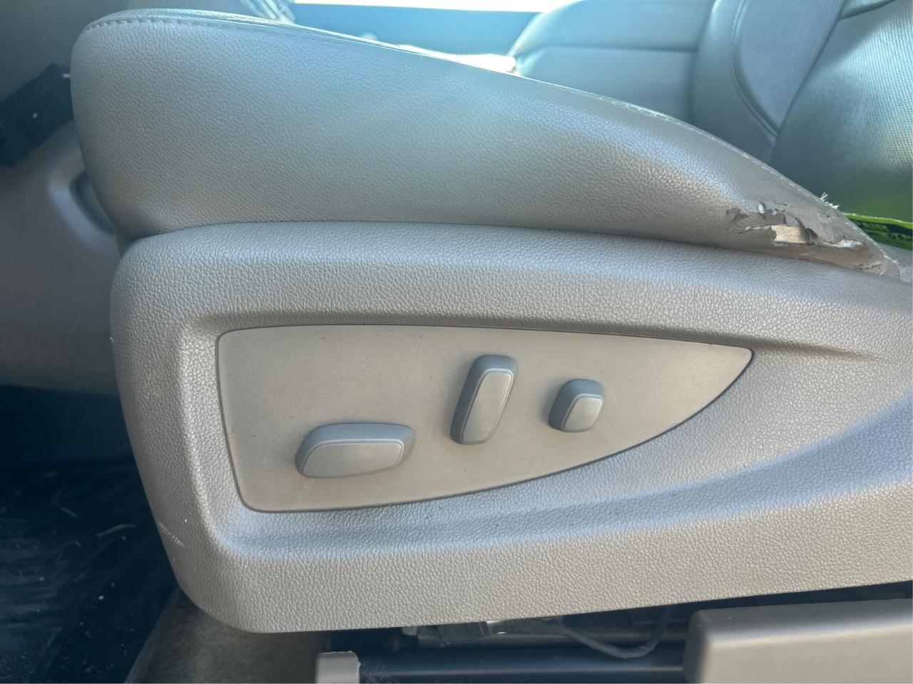 GMC Yukon XL SLT 1/2 Ton 4WD 2015