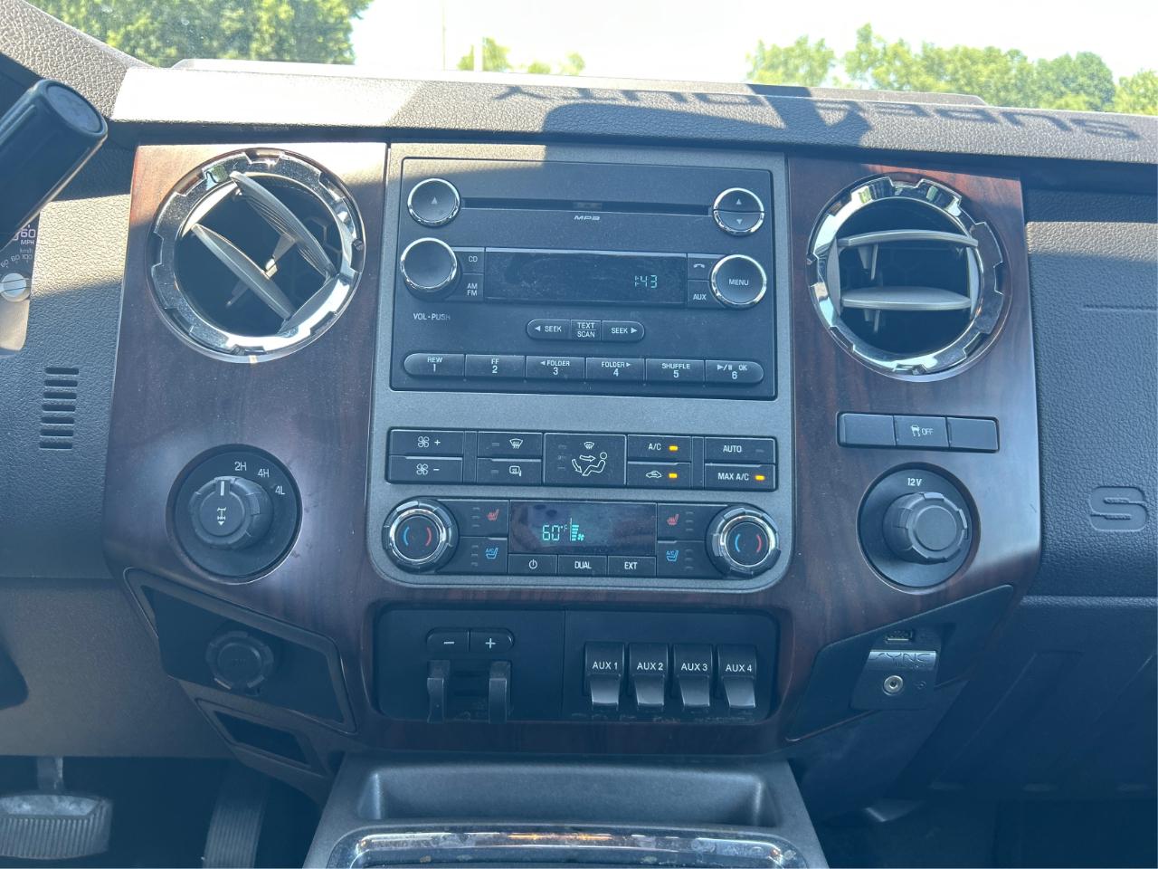 Ford F-250 SD XLT Crew Cab Long Bed 4WD 2011