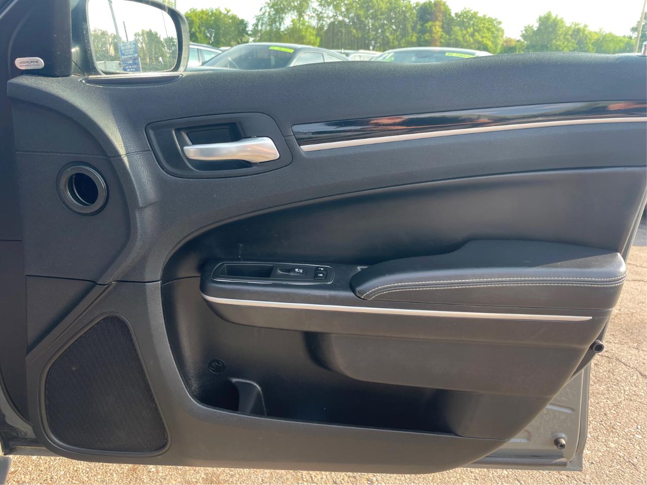 Chrysler 300 S V6 RWD 2019