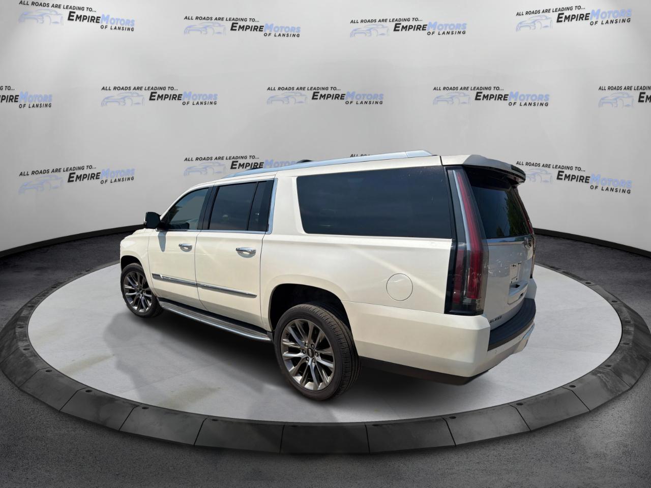 Cadillac Escalade ESV Luxury 4WD 2015