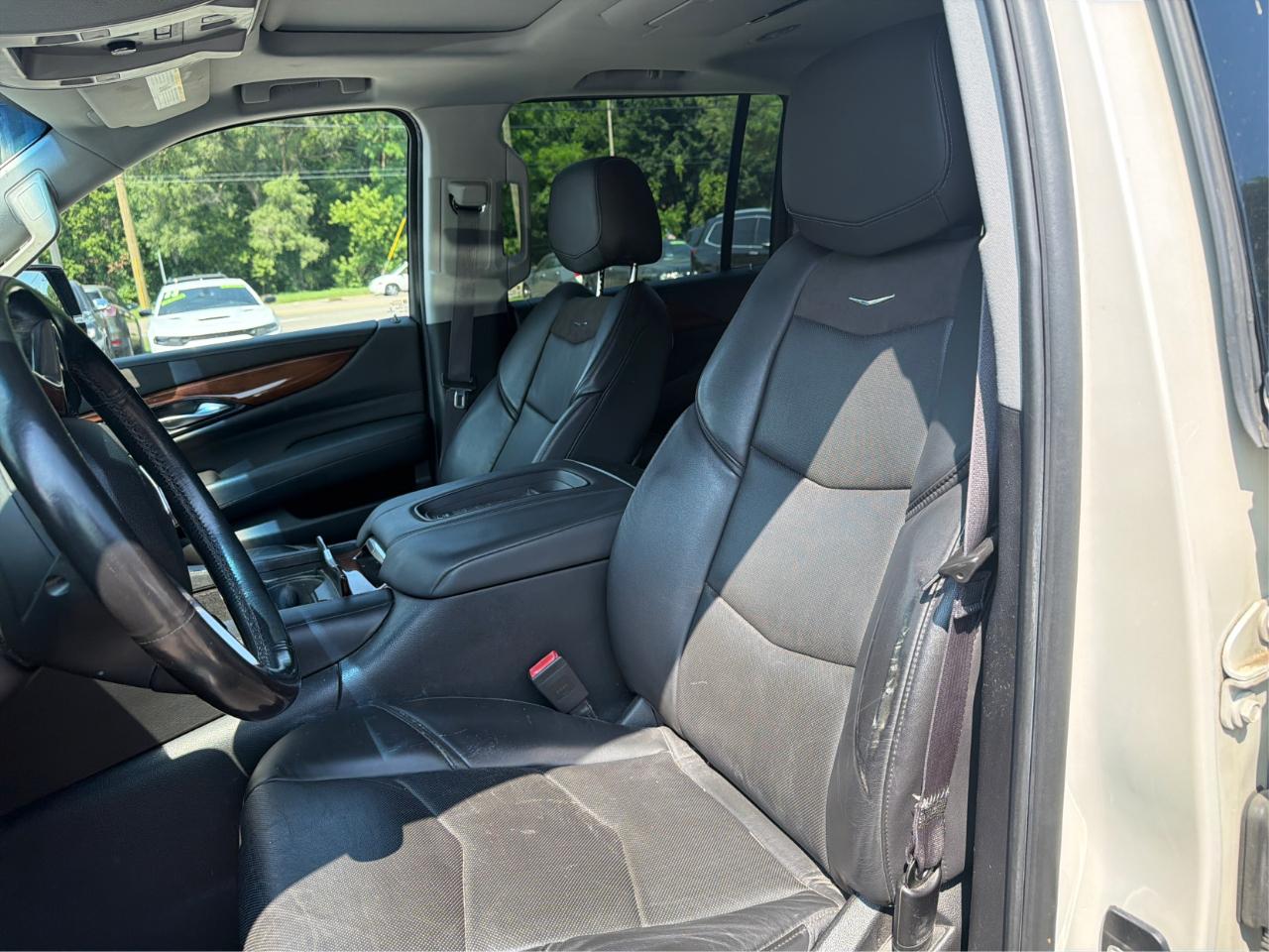 Cadillac Escalade ESV Luxury 4WD 2015