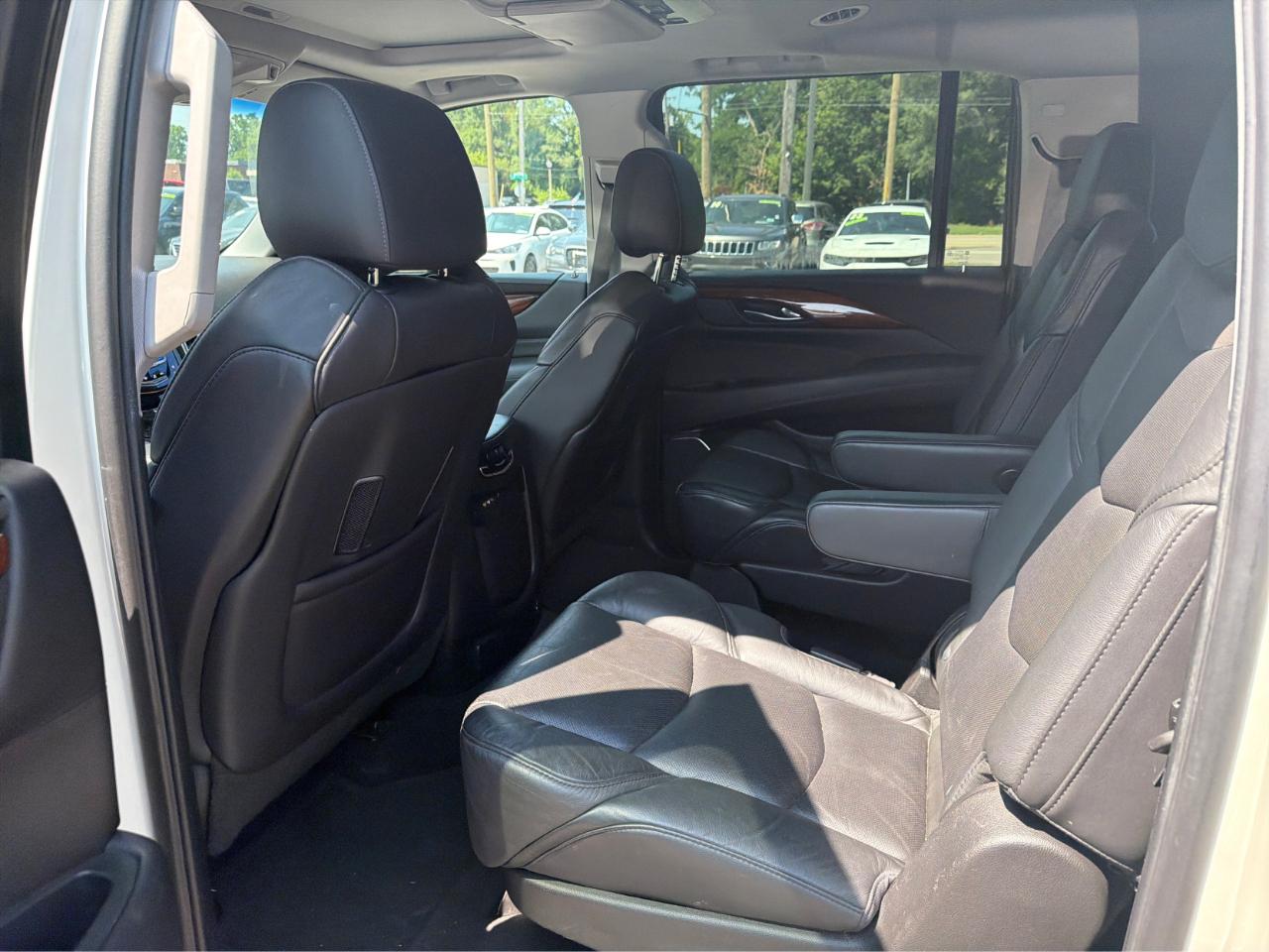 Cadillac Escalade ESV Luxury 4WD 2015