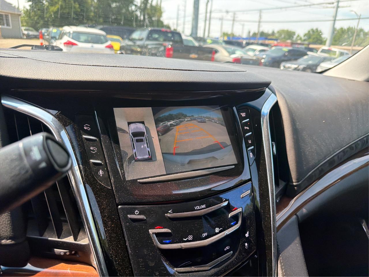 Cadillac Escalade ESV Luxury 4WD 2015