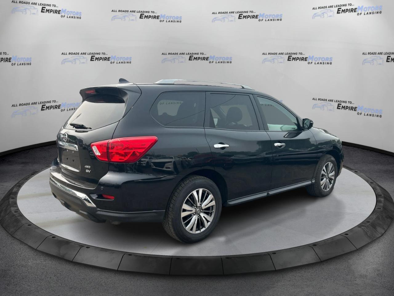 Nissan Pathfinder SV 4WD 2020