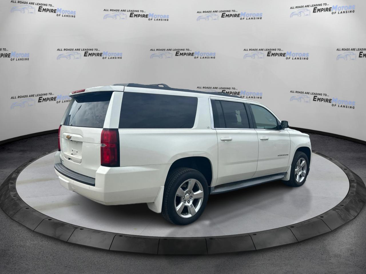 Chevrolet Suburban LT 1500 4WD 2015