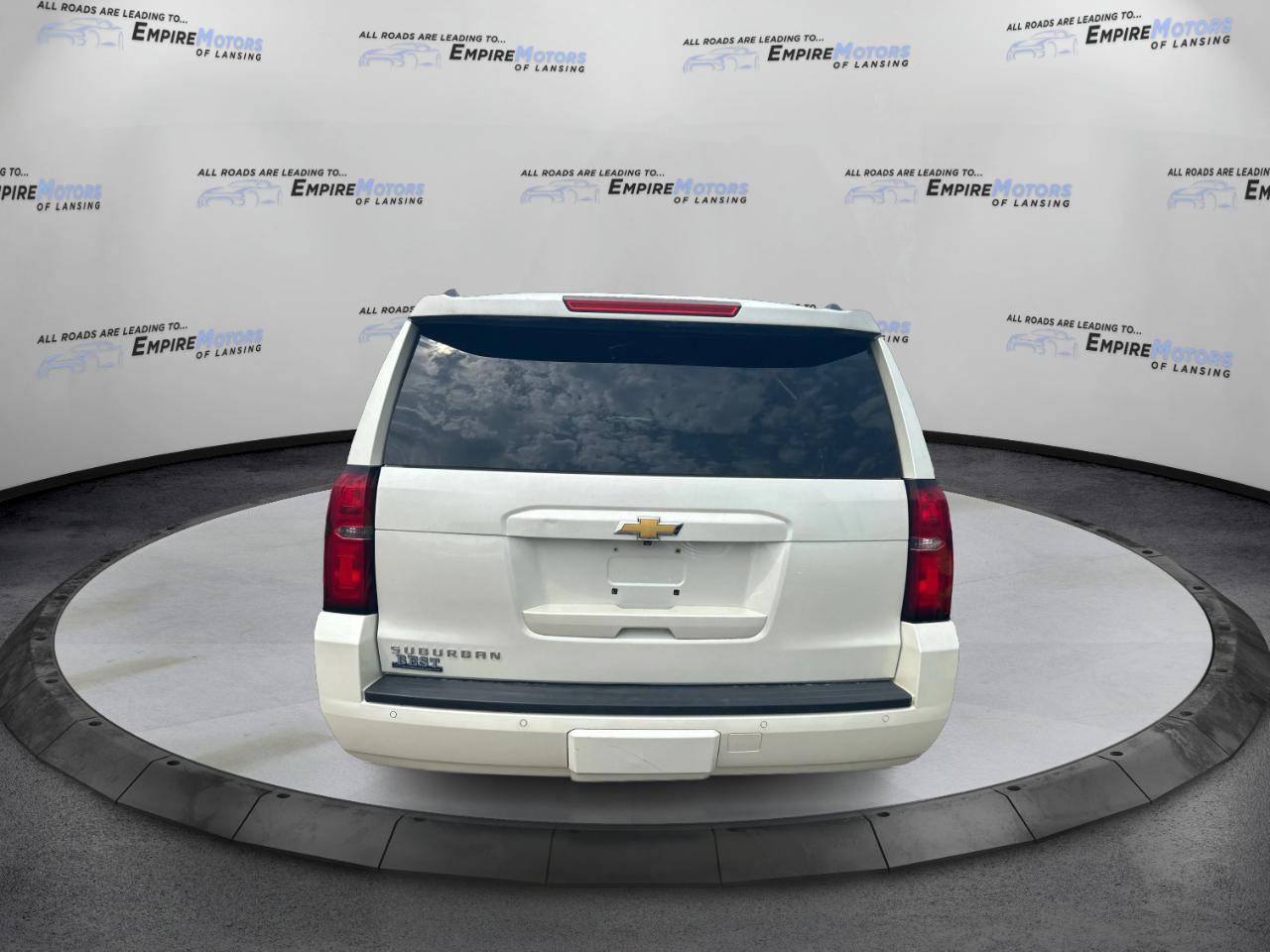 Chevrolet Suburban LT 1500 4WD 2015