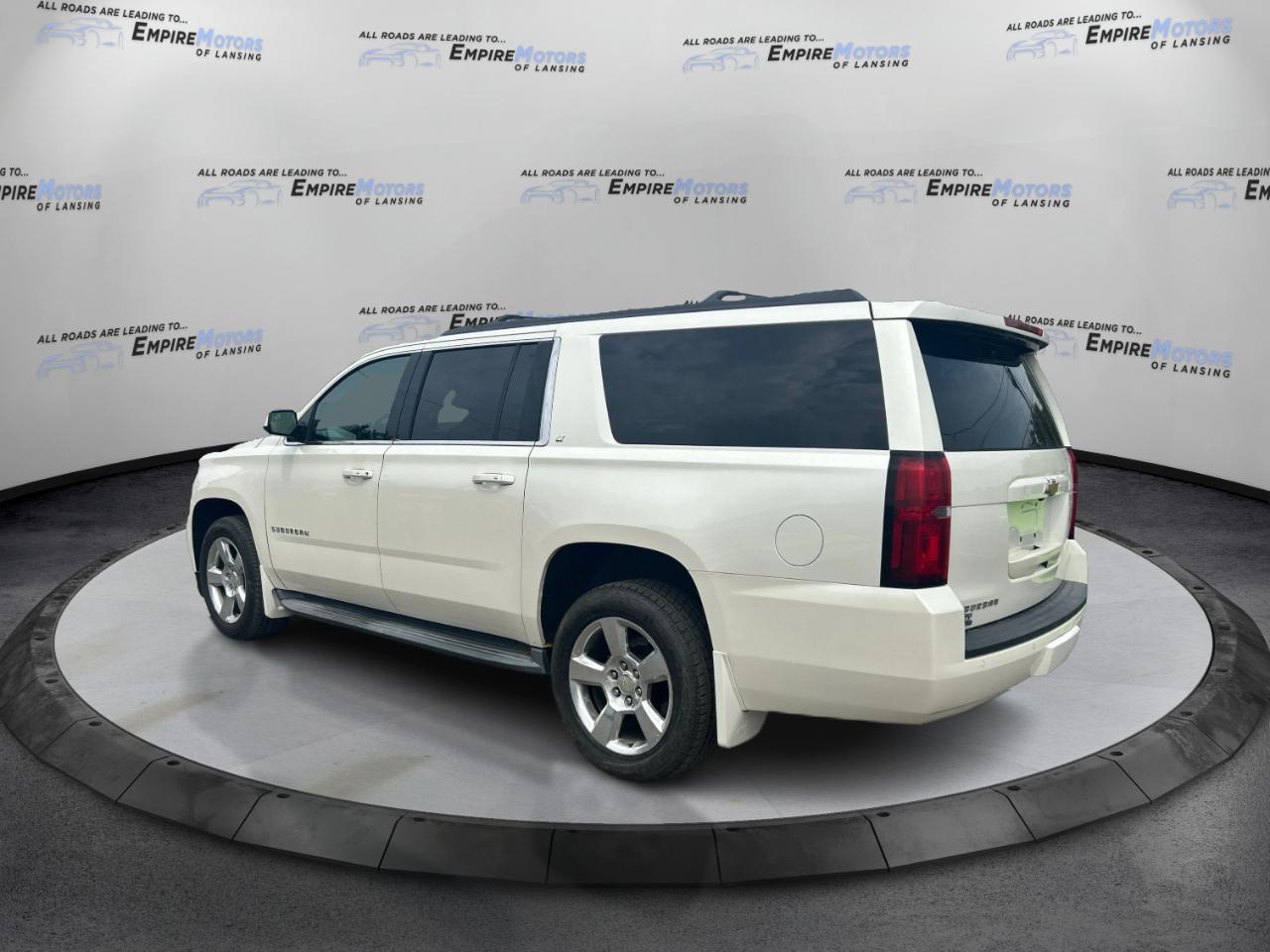 Chevrolet Suburban LT 1500 4WD 2015