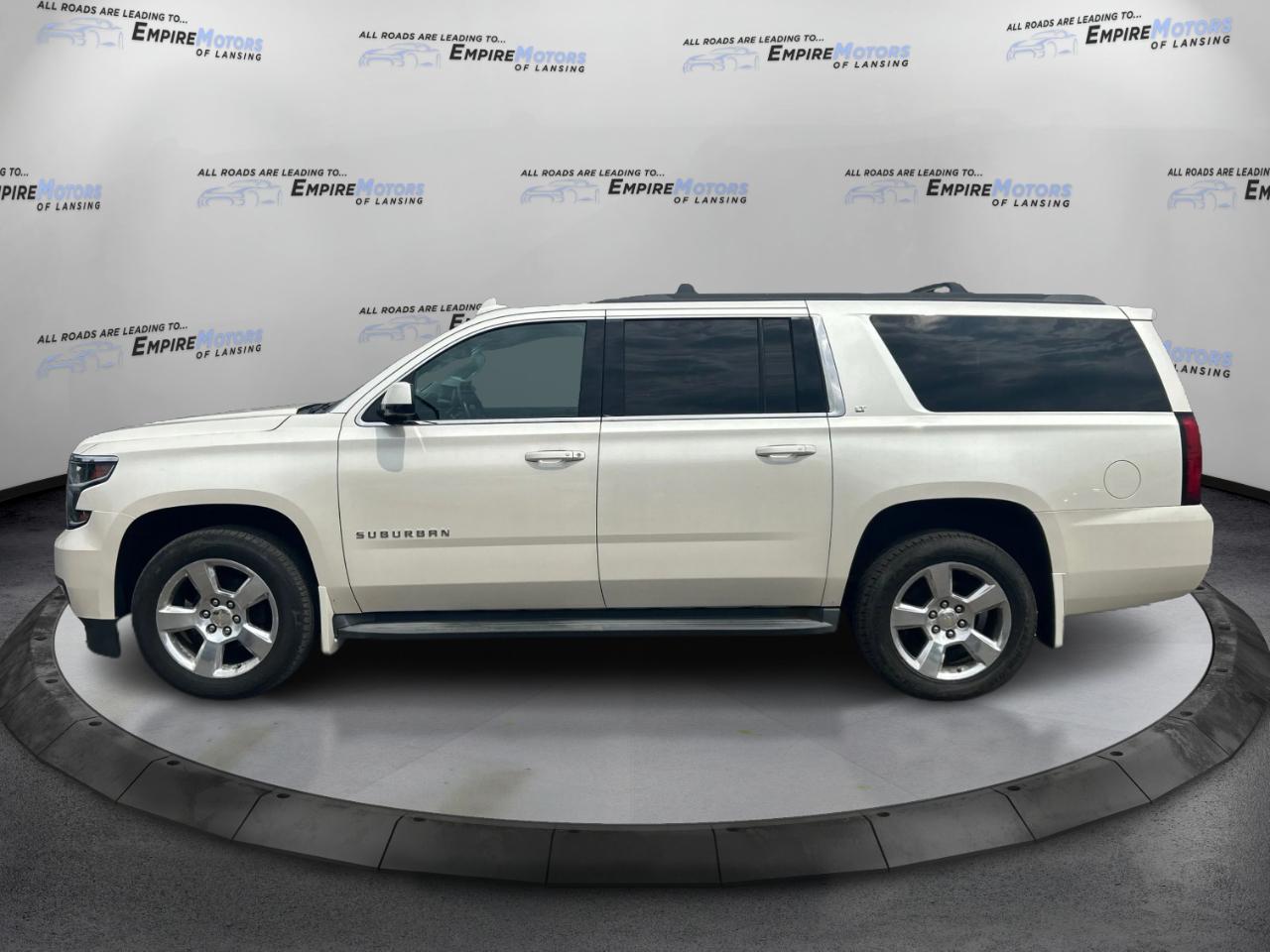 Chevrolet Suburban LT 1500 4WD 2015