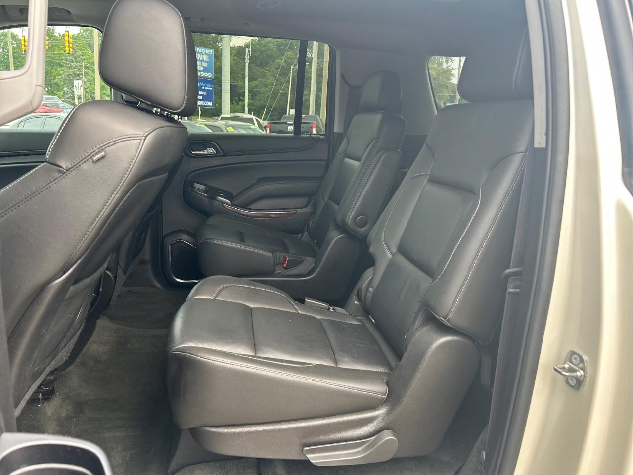 Chevrolet Suburban LT 1500 4WD 2015