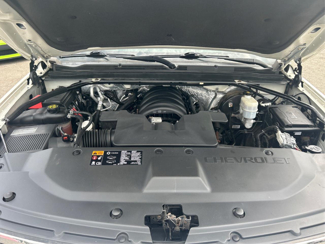 Chevrolet Suburban LT 1500 4WD 2015