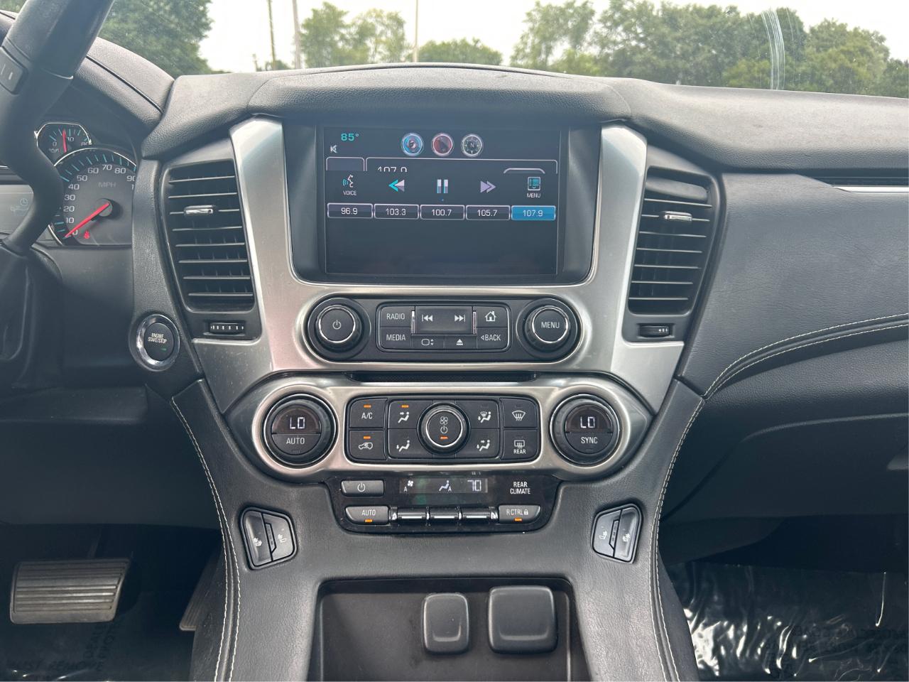 Chevrolet Suburban LT 1500 4WD 2015