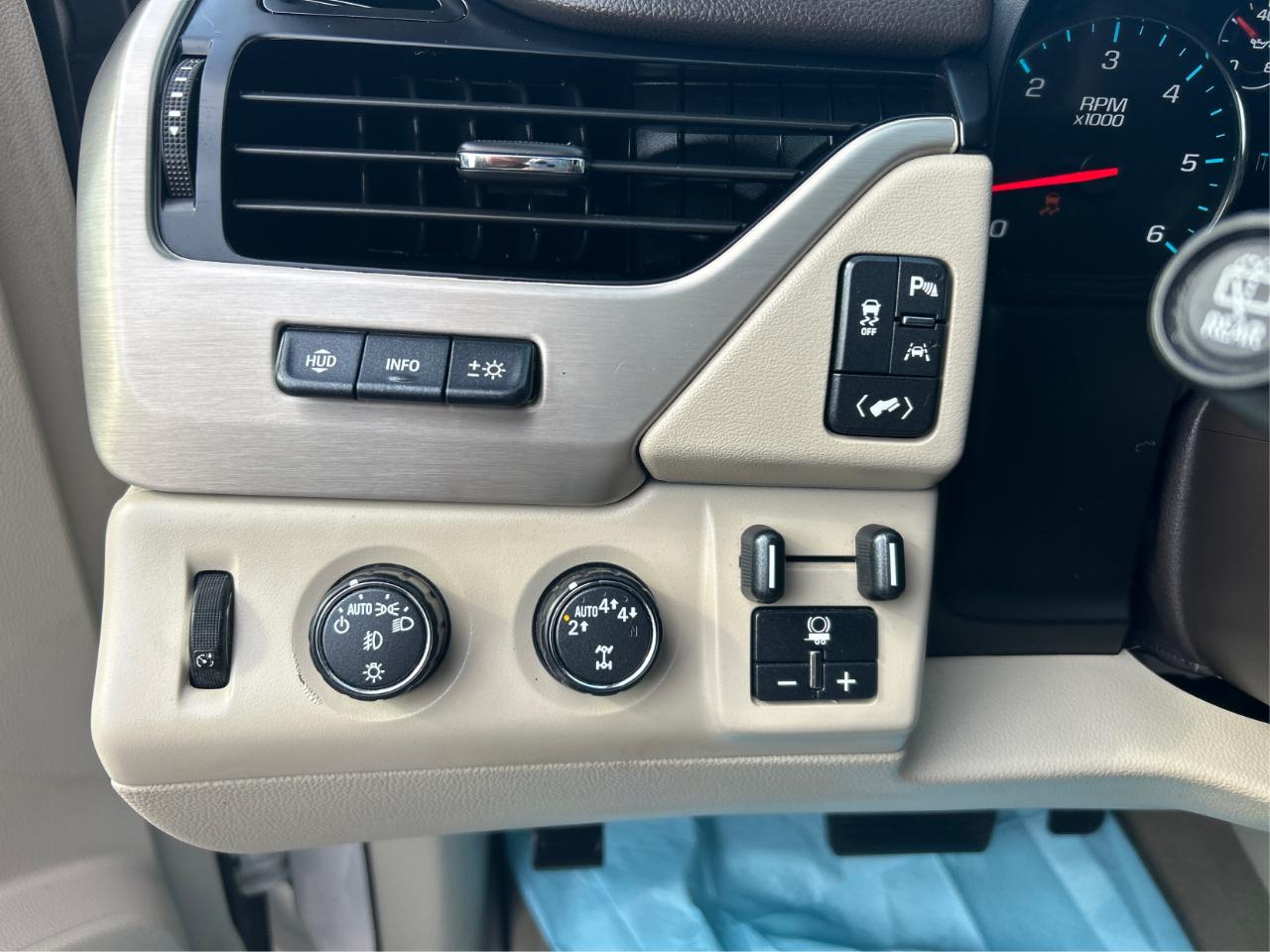GMC Yukon XL Denali 4WD 2020