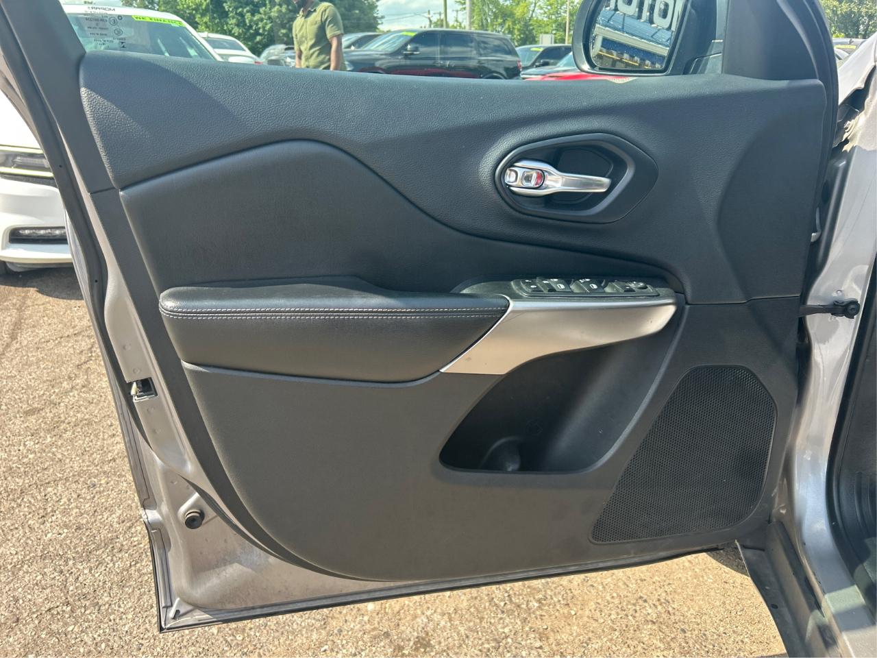 Jeep Cherokee Latitude FWD 2019