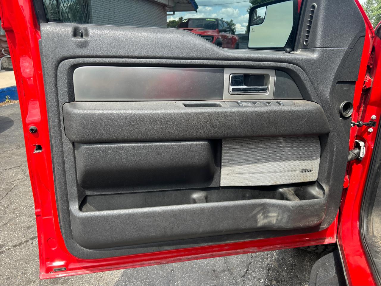 Ford F-150 SVT Raptor SuperCrew 5.5-ft. Bed 4WD 2013