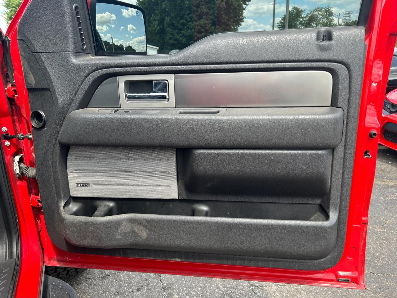 Ford F-150 SVT Raptor SuperCrew 5.5-ft. Bed 4WD 2013