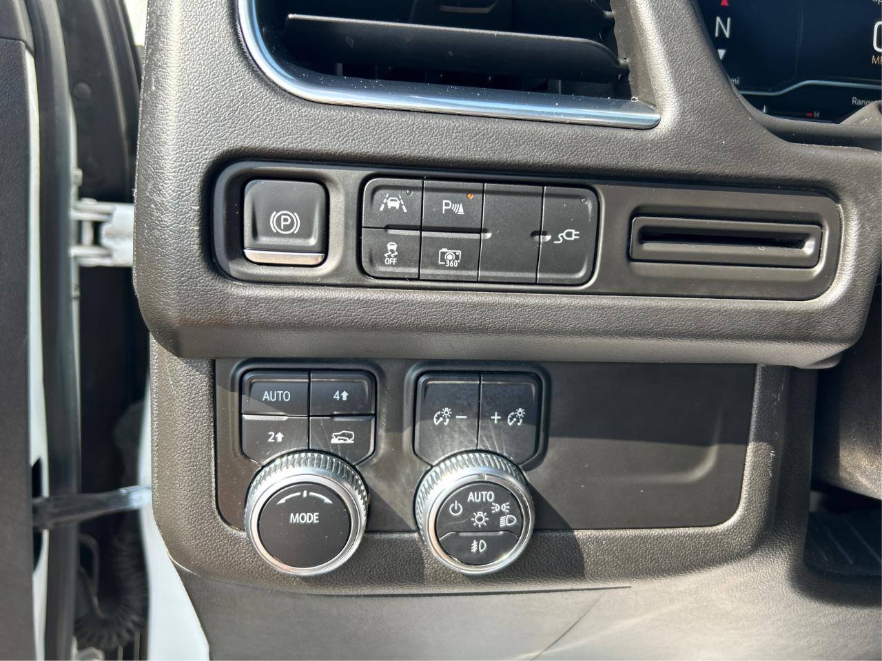 GMC Yukon 4dr 4WD SLT 2022