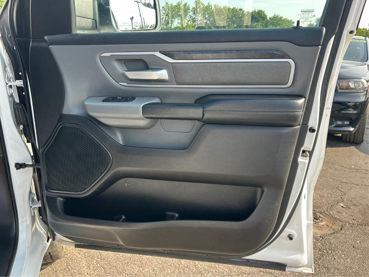 RAM 1500 Big Horn Crew Cab SWB 4WD 2022