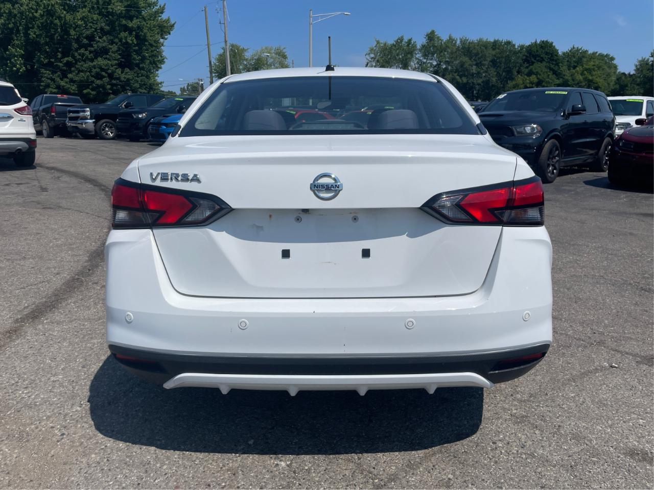 Nissan Versa S CVT 2021