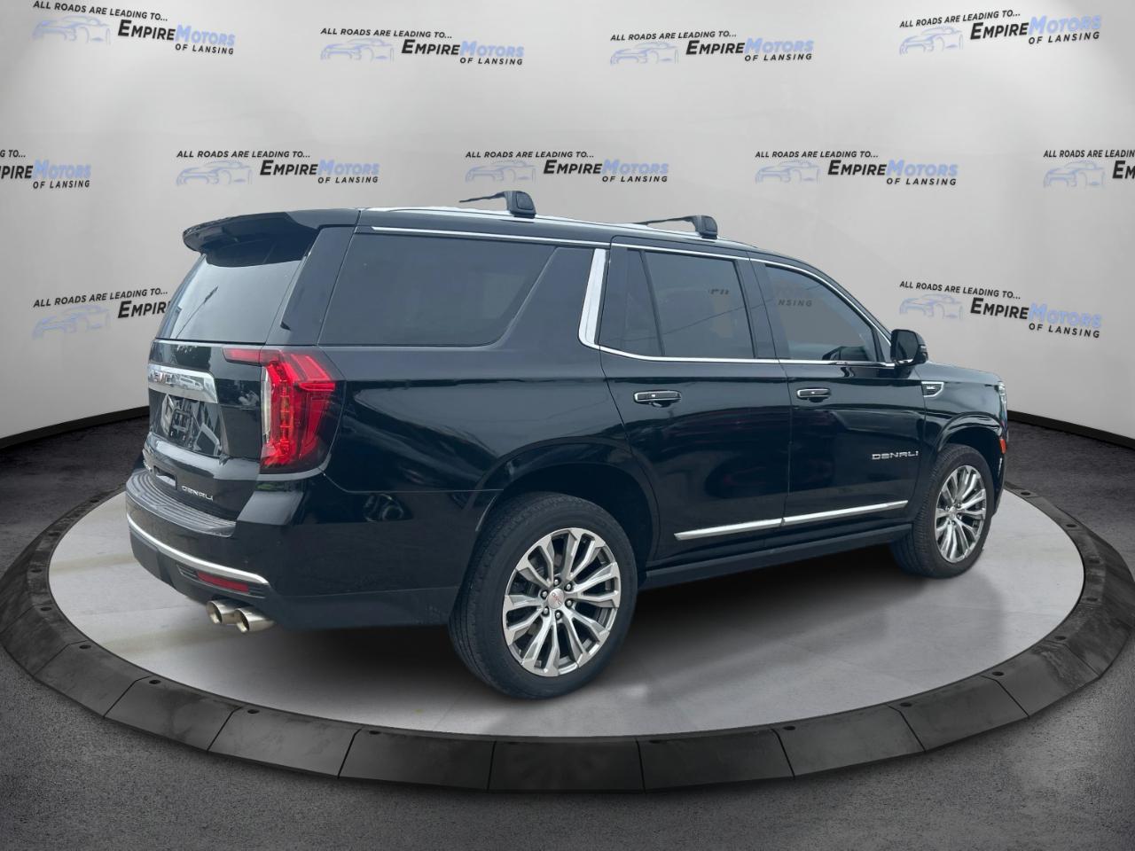 GMC Yukon Denali 4WD 2021