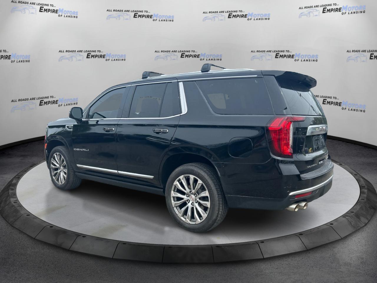 GMC Yukon Denali 4WD 2021