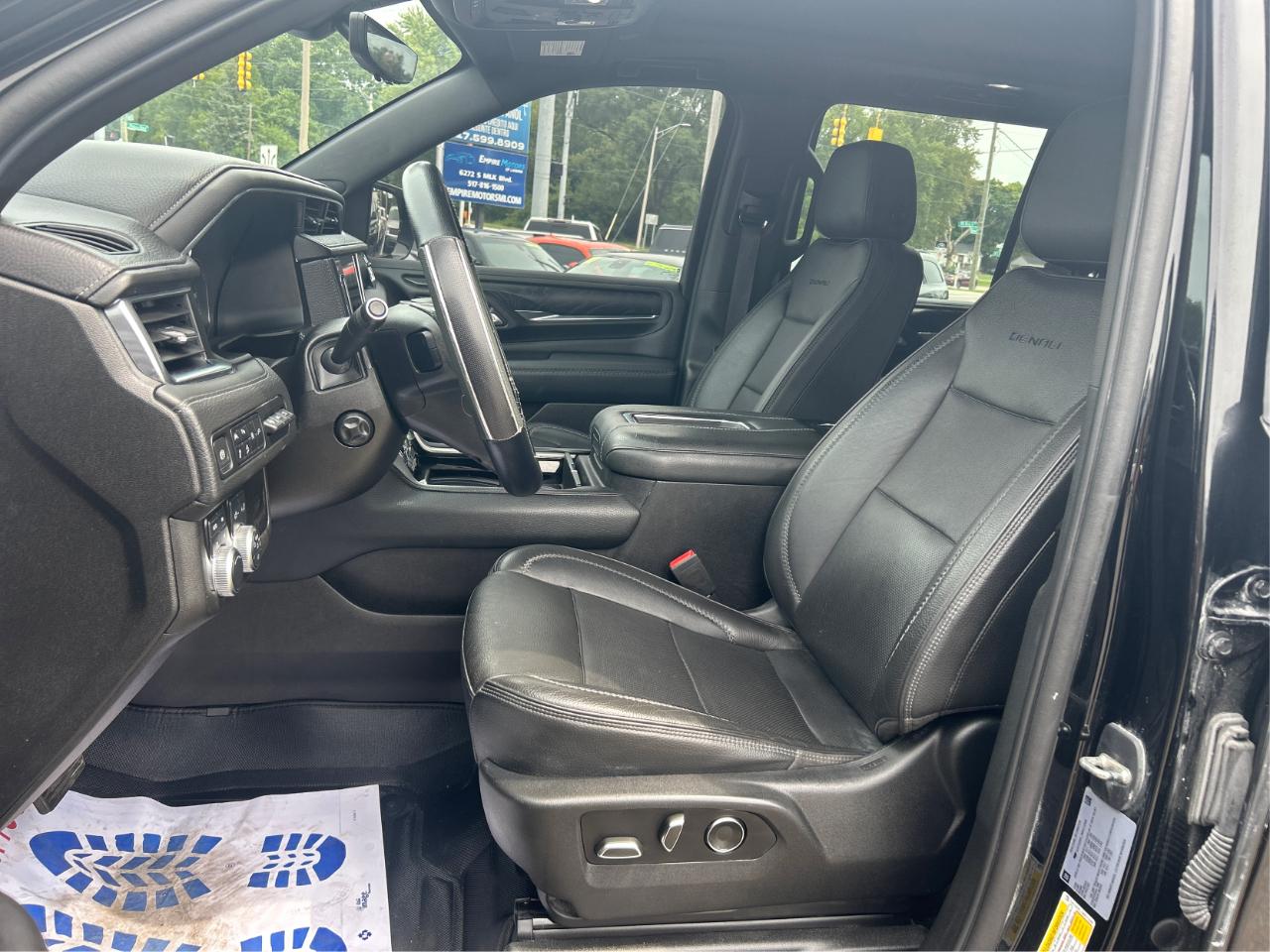 GMC Yukon Denali 4WD 2021