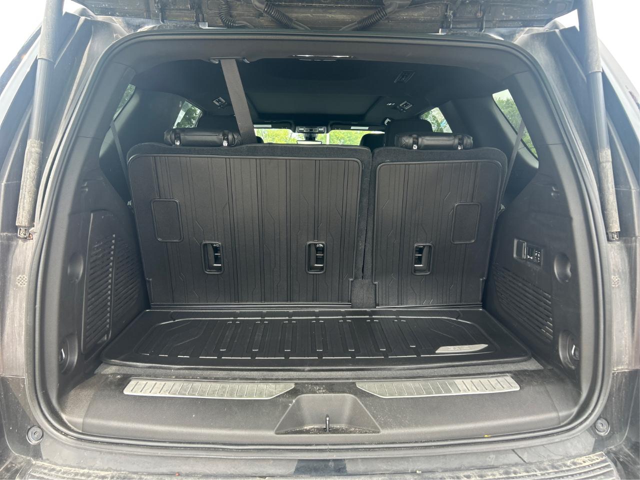 GMC Yukon Denali 4WD 2021