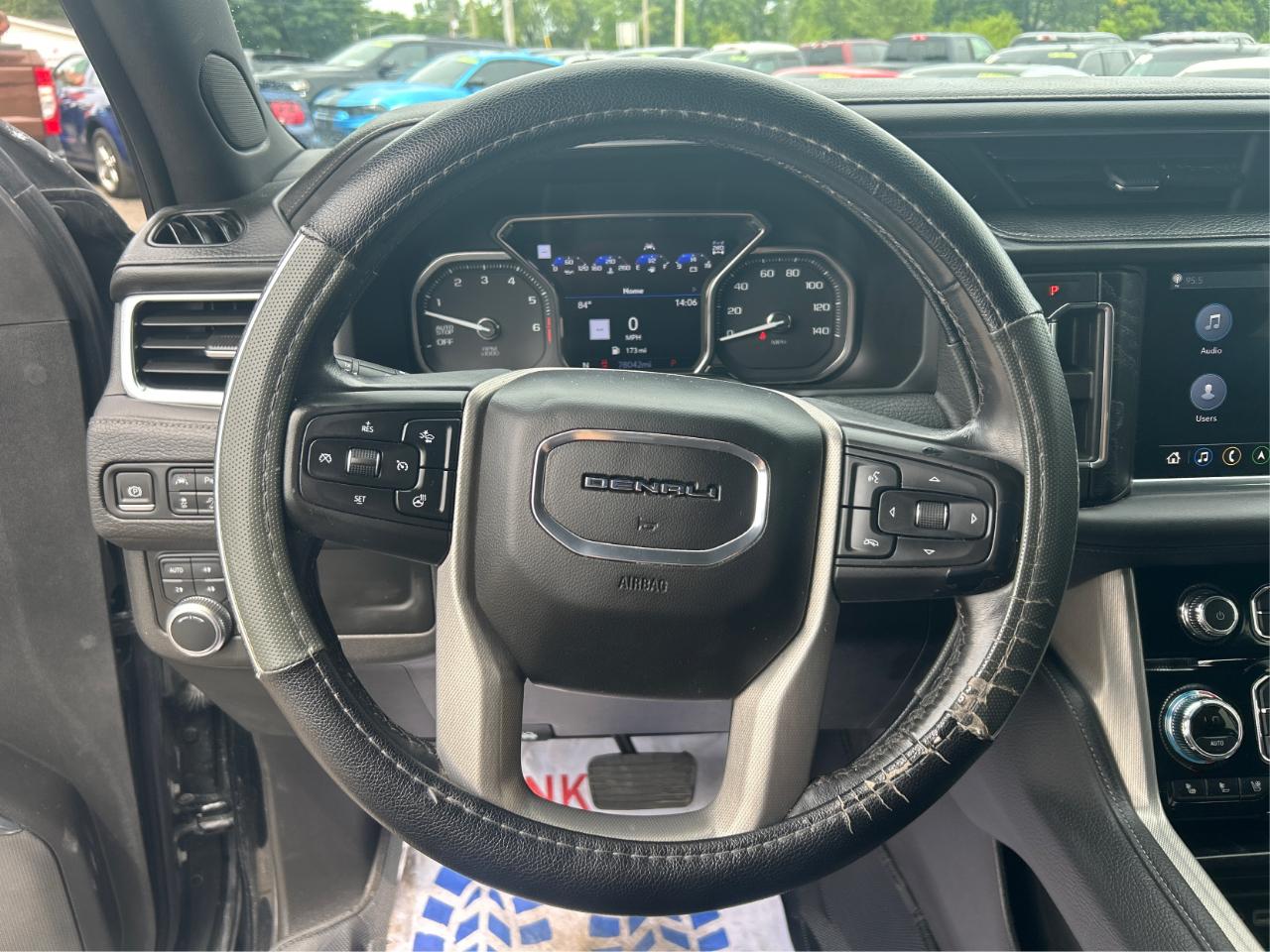 GMC Yukon Denali 4WD 2021