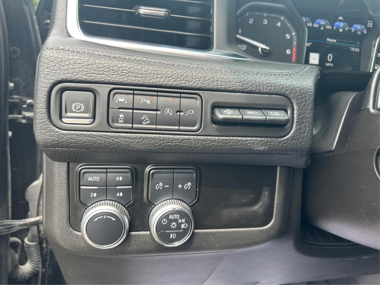 GMC Yukon Denali 4WD 2021