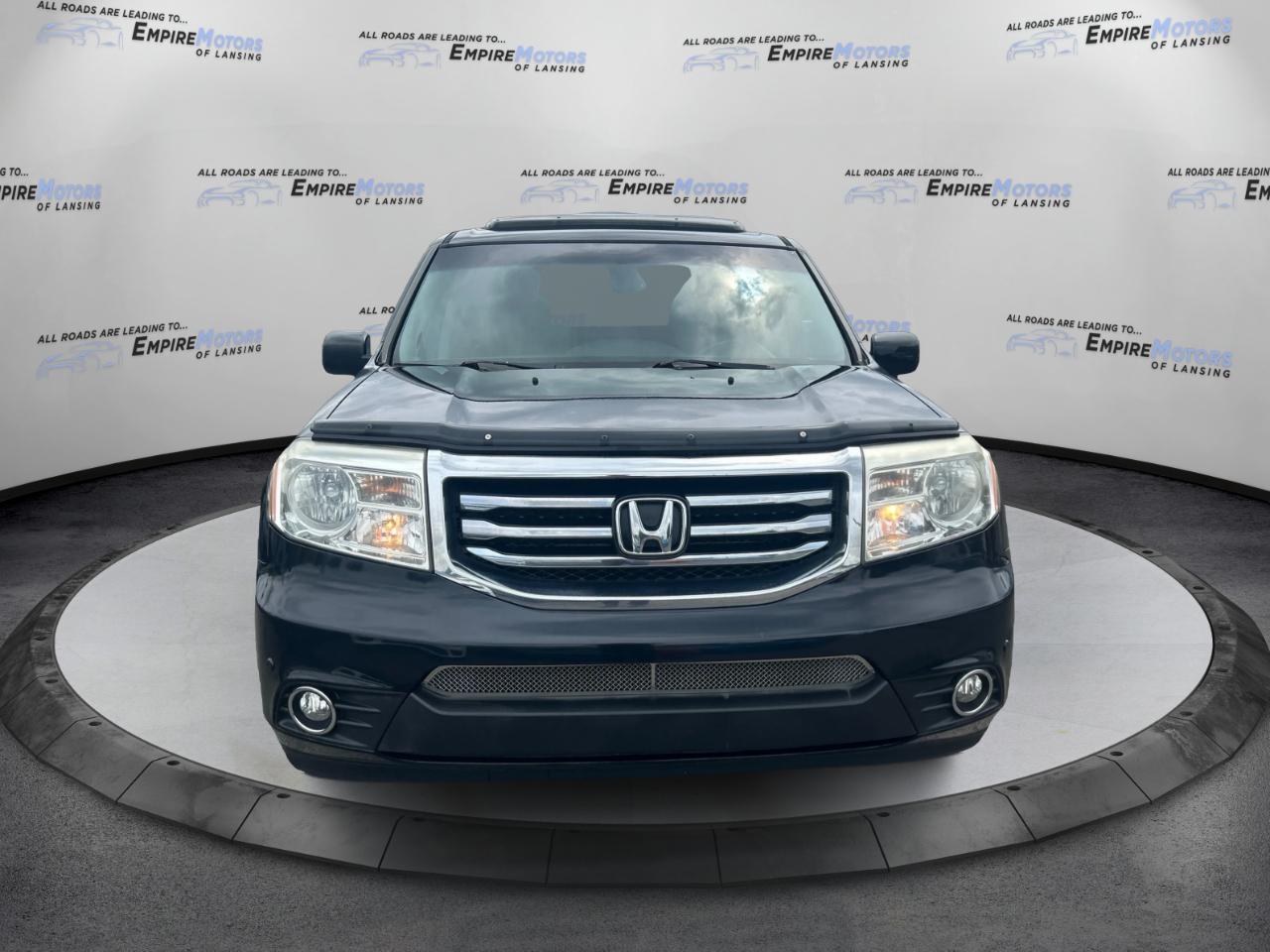 Honda Pilot Touring 4WD 5-Spd AT with DVD 2013